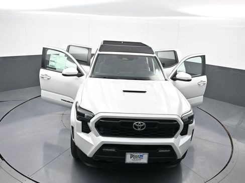 New 2024 Toyota Tacoma TRD Sport w/ TRD Sport Upgrade Package AWD/4WD image 43
