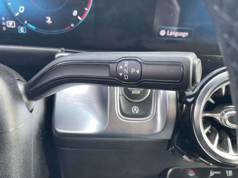 Used 2020 Mercedes-Benz GLB 250 4MATIC image 33