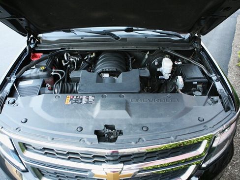 Used 2020 Chevrolet Suburban LS RWD image 7