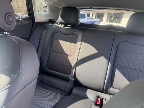 Used 2025 Chevrolet Trax LT image 33