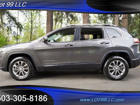 Used 2019 Jeep Cherokee Latitude Plus w/ Cold Weather Group AWD/4WD image 1