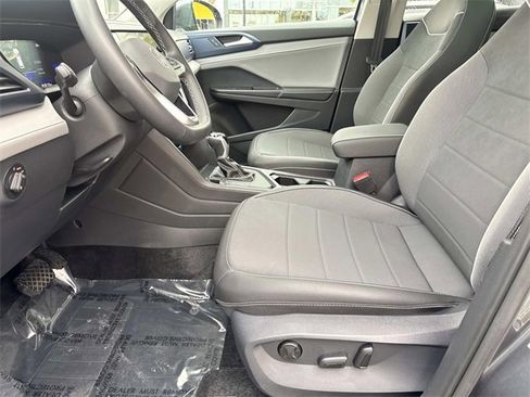 Certified 2024 Volkswagen Taos SE w/ Panoramic Sunroof Package image 13