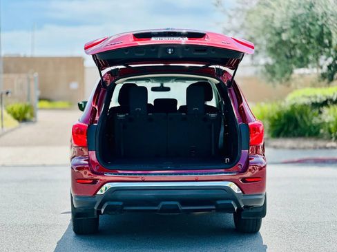 Used 2019 Nissan Pathfinder SV w/ Cargo Package FWD image 7