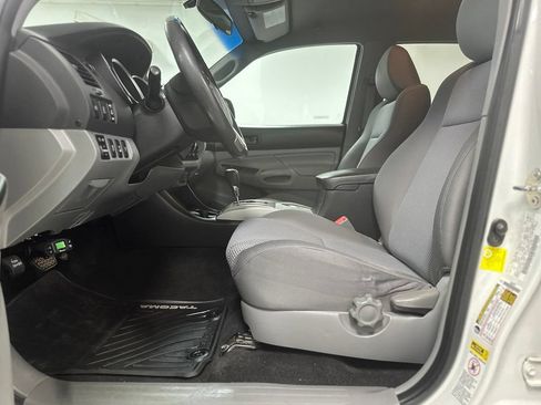 Used 2014 Toyota Tacoma 4x4 Double Cab w/ TRD Off-Road Package image 18