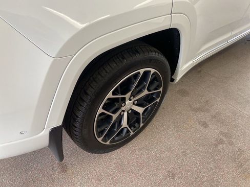 Used 2023 Jeep Grand Cherokee Summit image 18