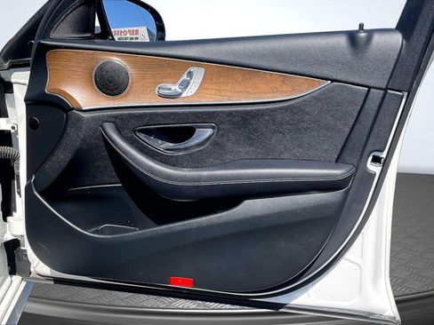 Used 2018 Mercedes-Benz E 300 image 24