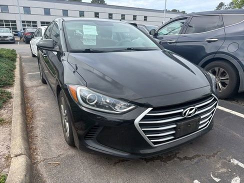 Used 2018 Hyundai Elantra SEL FWD image 2