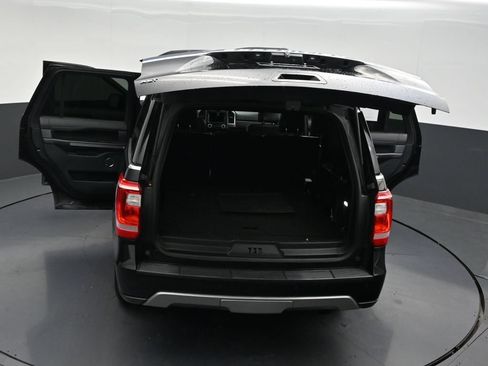 Used 2020 Ford Expedition XLT w/ Equipment Group 201A RWD image 35