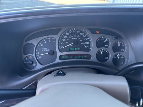 Used 2004 GMC Yukon XL Denali image 18