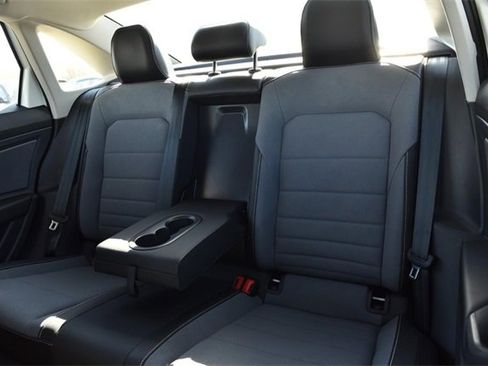 Used 2025 Volkswagen Jetta SE w/ Sunroof Package image 23