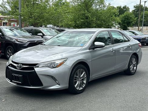 Used 2017 Toyota Camry SE FWD image 2