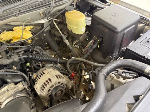 Used 2002 Chevrolet Silverado 3500 4X2 4dr Extended Cab image 65