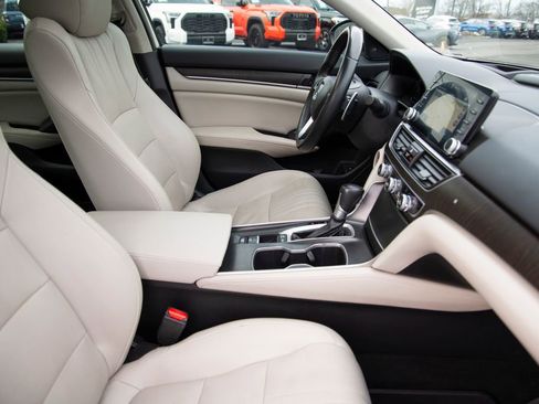 Used 2018 Honda Accord Touring image 21