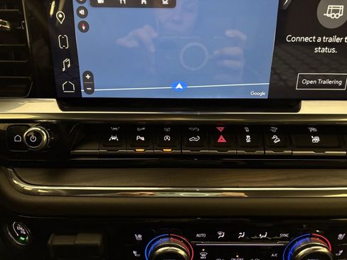 Used 2024 GMC Sierra 1500 SLT w/ SLT Premium Plus Package image 27