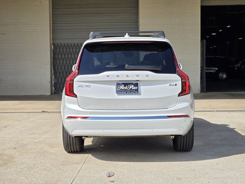 New 2026 Volvo XC90 B6 Ultra w/ Protection Package Premier image 8