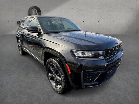 New 2026 Jeep Grand Cherokee Limited w/ Limited Altitude Package image 3