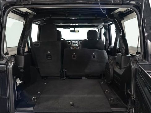 Used 2022 Jeep Wrangler Unlimited Sahara image 34