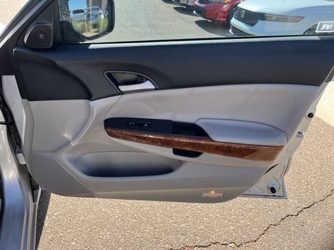 Used 2012 Honda Accord EX-L image 17