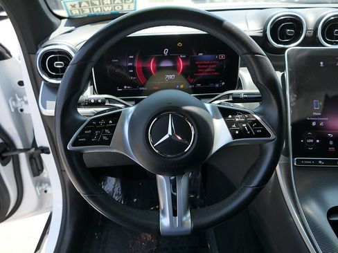 Used 2024 Mercedes-Benz GLC 300 image 18