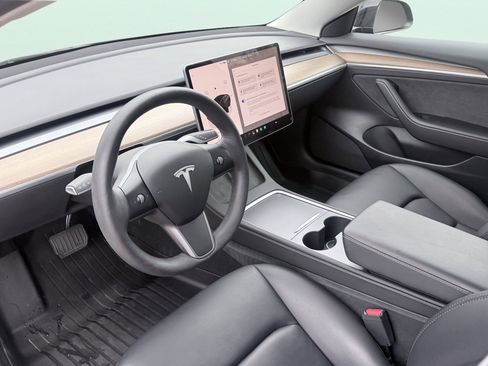Used 2023 Tesla Model 3 Standard Range RWD image 24