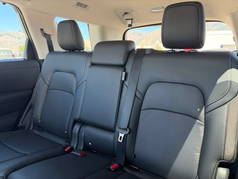 Used 2025 Nissan Pathfinder SL w/ Lighting Package (N92) AWD/4WD image 29