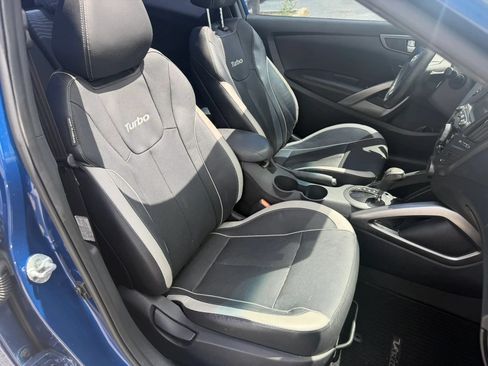 Used 2015 Hyundai Veloster Turbo w/ Option Group 04 FWD image 11