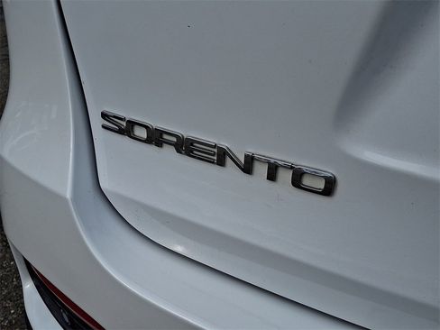 Used 2019 Kia Sorento EX image 30