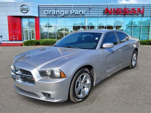 Used 2014 Dodge Charger SXT Plus image 4