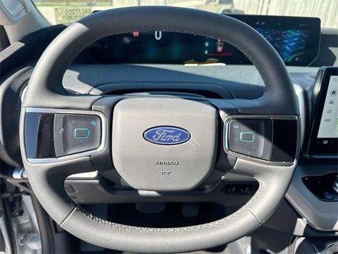 Certified 2025 Ford Expedition Active image 15