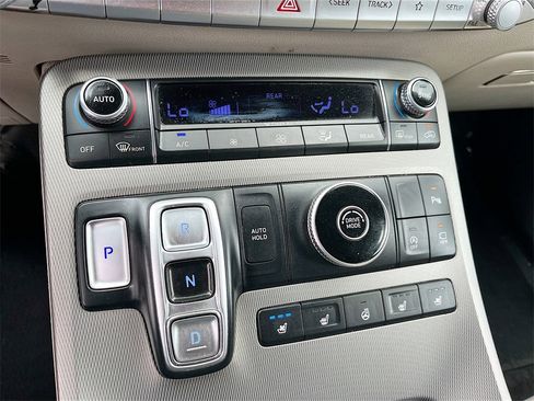 Used 2022 Hyundai Palisade Limited image 15