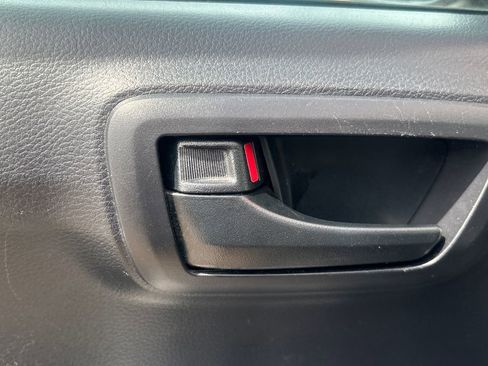 Used 2021 Toyota Tacoma SR5 RWD image 8