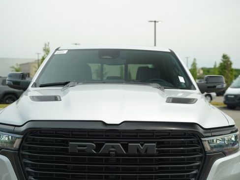 New 2026 RAM 1500 Laramie AWD/4WD image 41