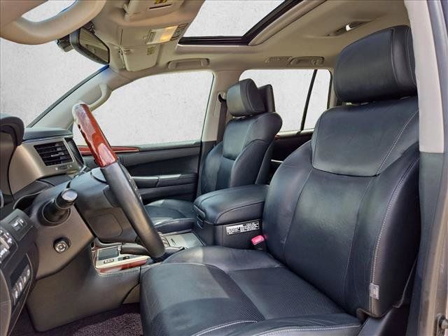 Used 2014 Lexus LX 570 4WD image 15
