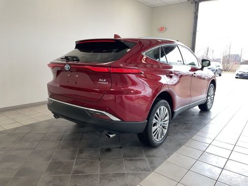 Used 2021 Toyota Venza XLE w/ Softex Package image 5