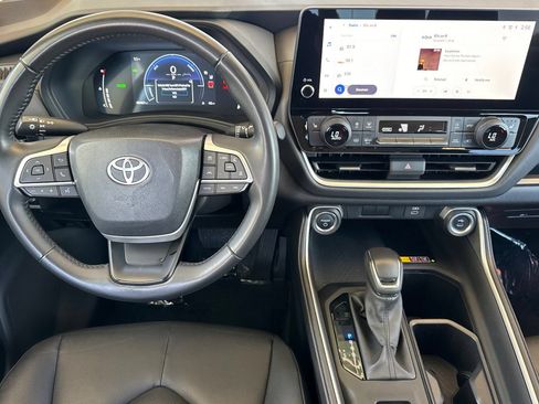 Certified 2025 Toyota Grand Highlander AWD Hybrid image 18