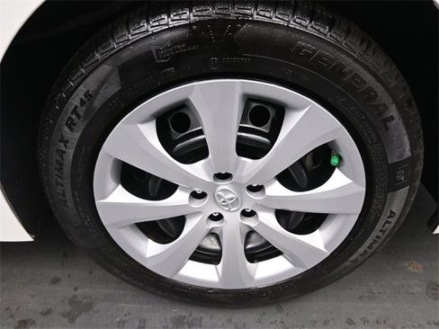 Used 2022 Toyota Corolla LE image 15