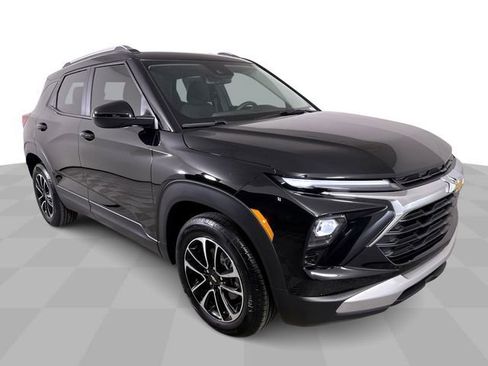 New 2026 Chevrolet TrailBlazer LT w/ Driver Confidence Package FWD image 2