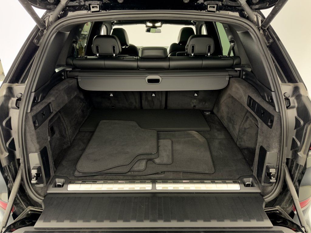 Used 2025 BMW X5 xDrive50e w/ Executive Package AWD/4WD image 28