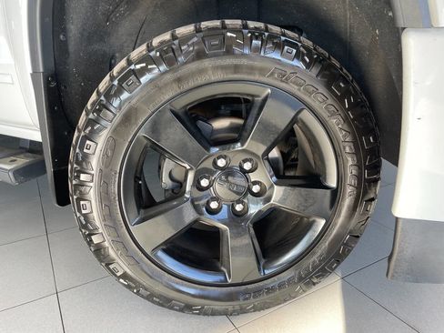 Used 2017 GMC Sierra 1500 SLE image 10