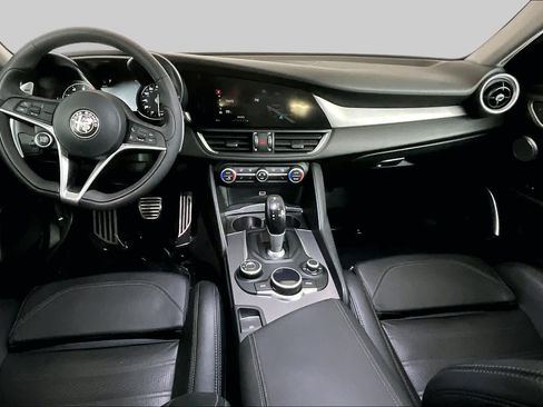 Used 2018 Alfa Romeo Giulia Ti Sport w/ Quick Order Package 22S Sport AWD/4WD image 16