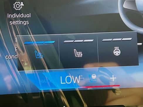 New 2026 BMW 550e xDrive w/ Executive Package image 24