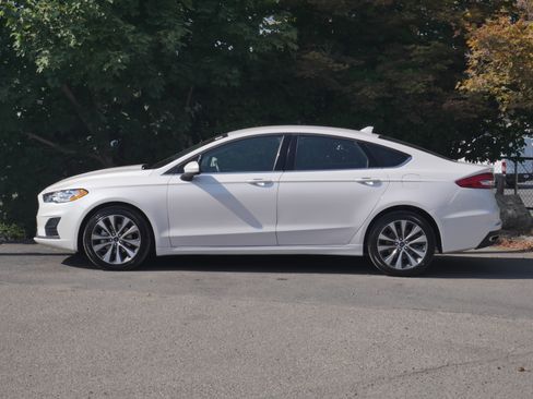 Used 2020 Ford Fusion SE AWD/4WD image 14