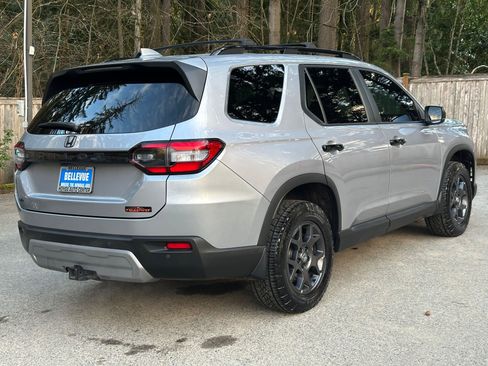 Certified 2024 Honda Pilot TrailSport image 7