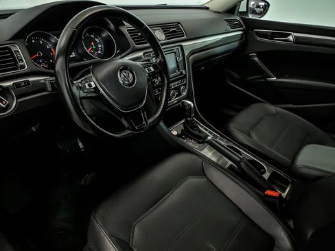 Used 2017 Volkswagen Passat 1.8T SE FWD image 11