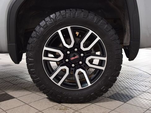 Used 2023 GMC Sierra 1500 AT4 w/ Technology Package AWD/4WD image 23