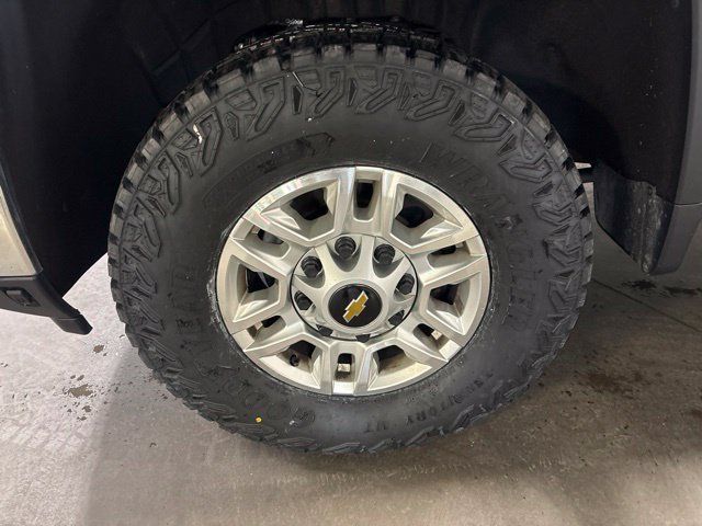 Used 2025 Chevrolet Silverado 2500 LT w/ Convenience Package AWD/4WD image 7