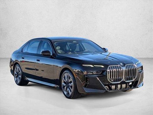 Certified 2023 BMW 740i 740i w/ Parking Assistance Package image 3