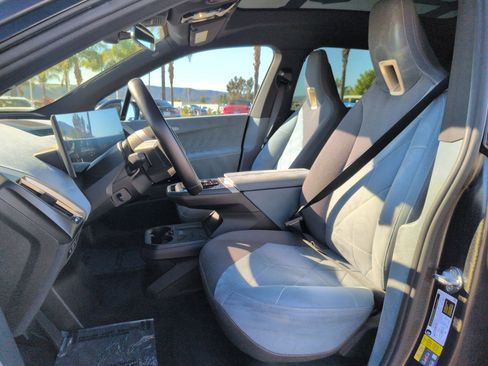 Used 2022 BMW iX xDrive50 w/ Premium Package image 16