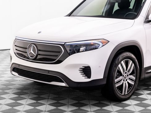 Used 2023 Mercedes-Benz EQB 300 4MATIC image 39