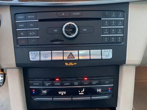 Used 2016 Mercedes-Benz E 350 E 350 4MATIC Sedan 4D image 18